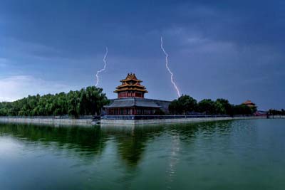 自然环境类单幅 一等奖-蛰雷惊春--郭进.jpg